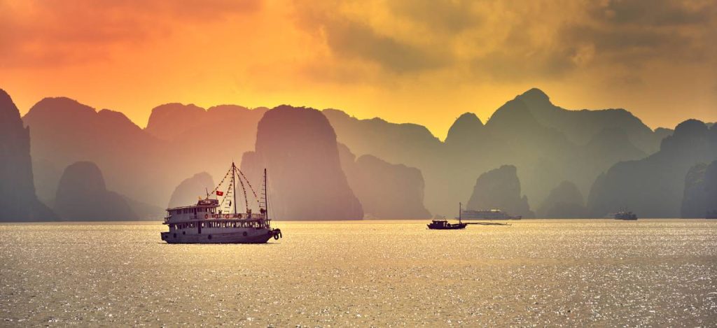 River cruising on the Halong Bay