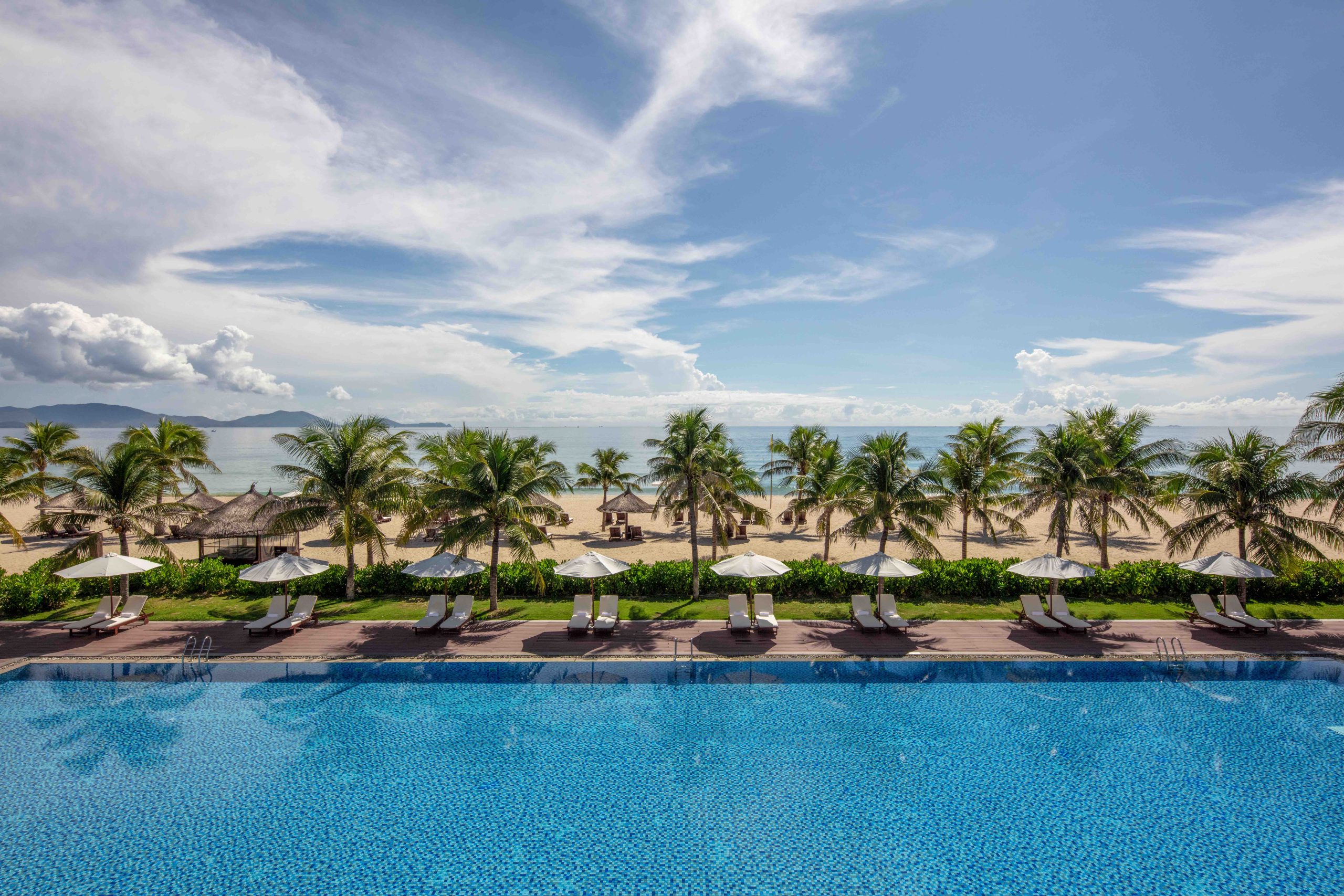 Melia Vinpearl Cam Ranh Beach Resort